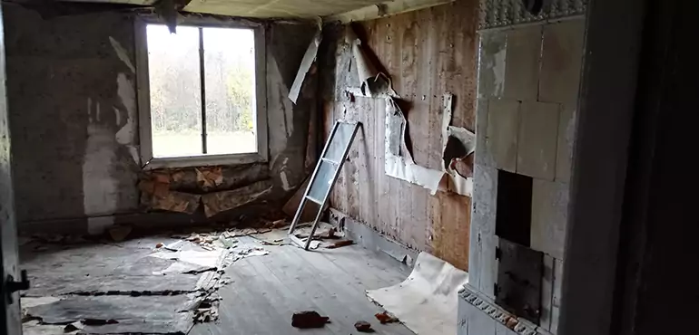 Why Selling a Distressed House Through Traditional Methods Fails in Atlanta